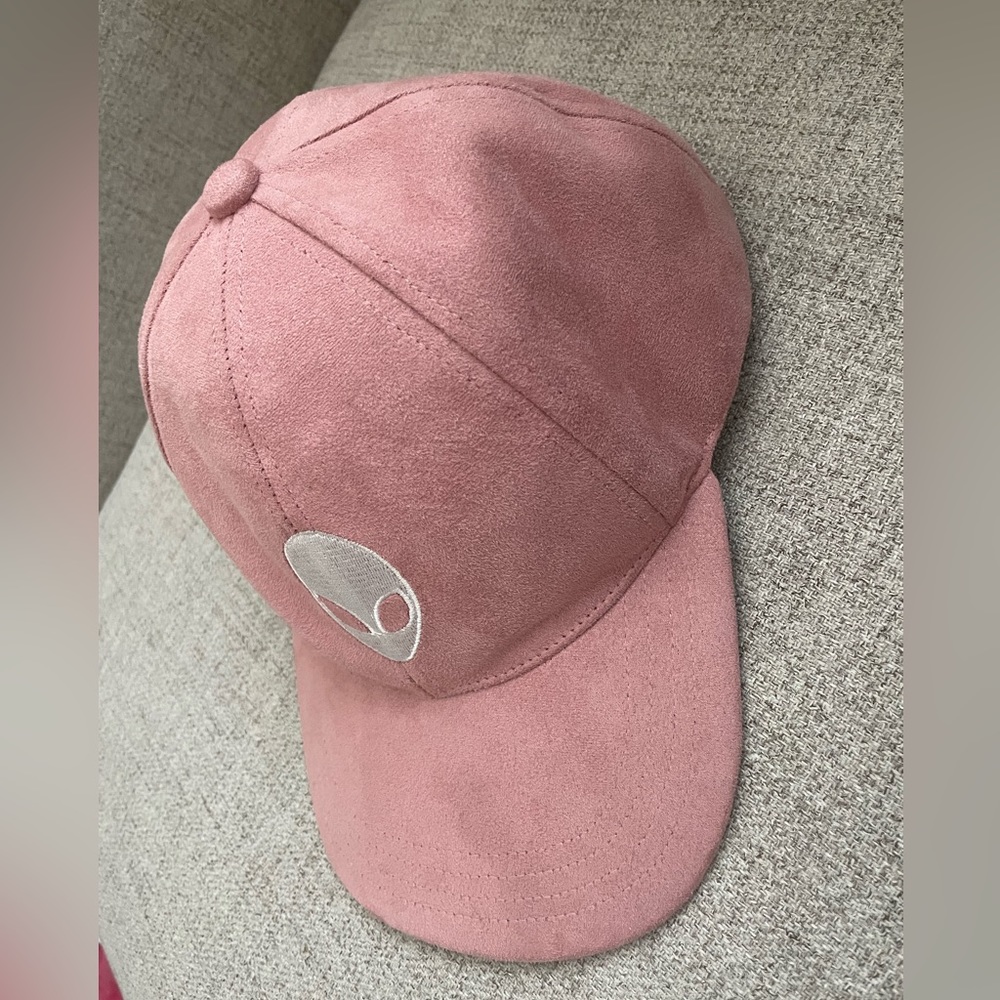 Pink Alien hat - Picture 2 of 4